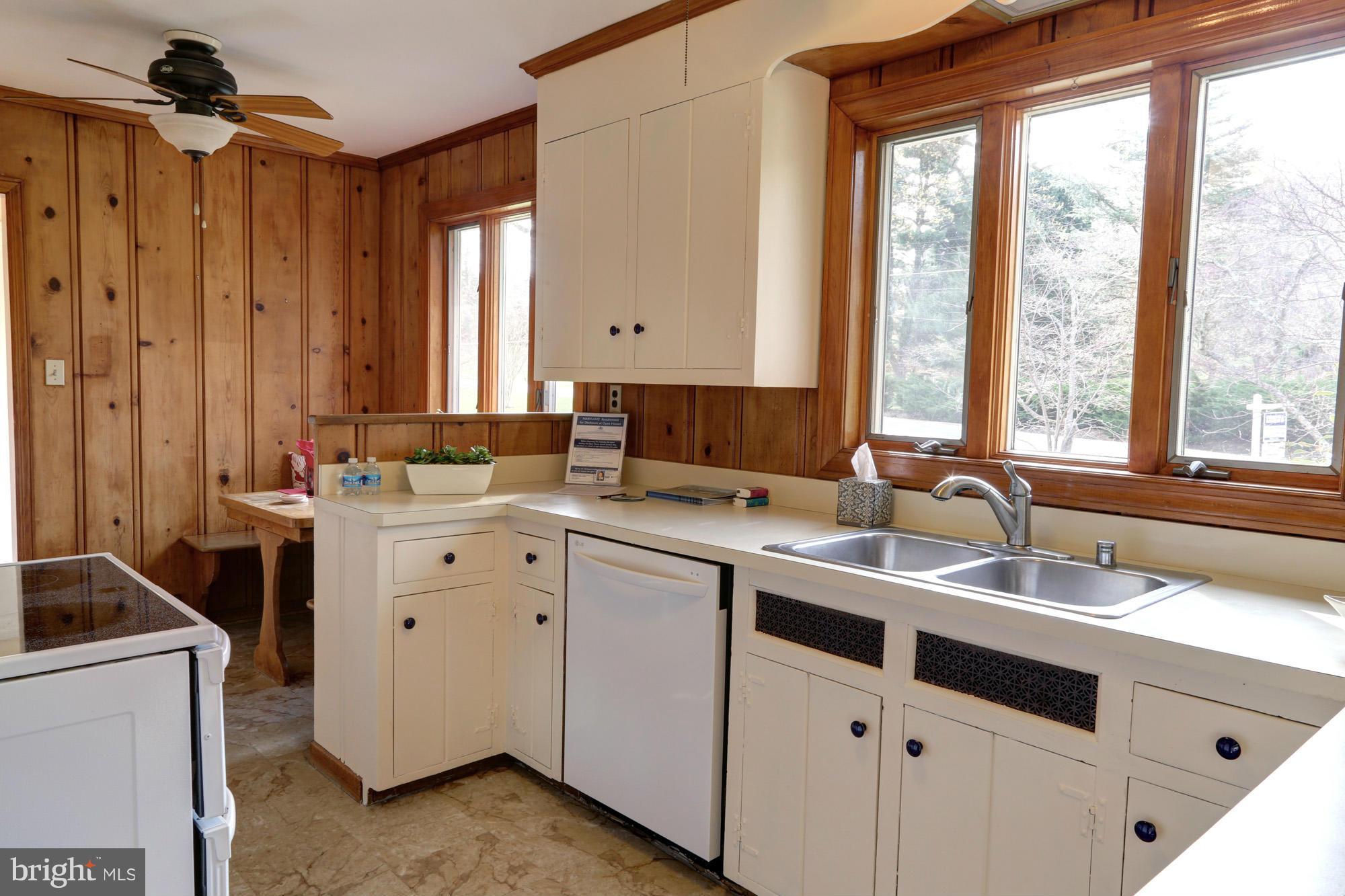 240 Rugby Road Arnold, MD 21012 - Photo 9 of 30 Kitchen