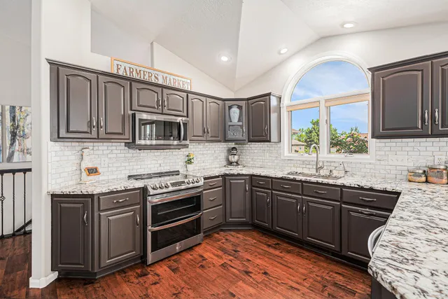 $549,900 | 721 Britz Drive, Luverne, MN 56156