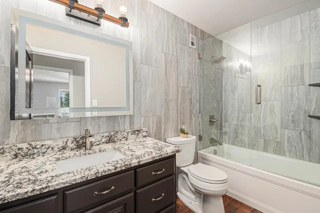 $549,900 | 721 Britz Drive, Luverne, MN 56156