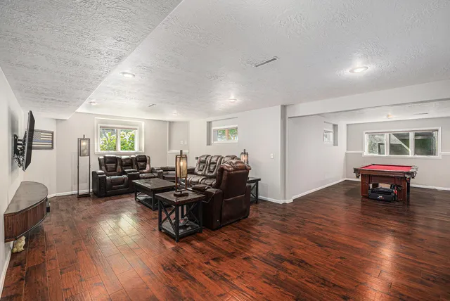 $549,900 | 721 Britz Drive, Luverne, MN 56156