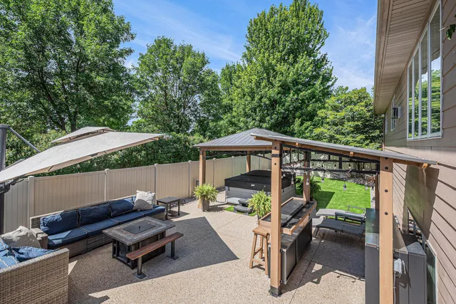 $549,900 | 721 Britz Drive, Luverne, MN 56156