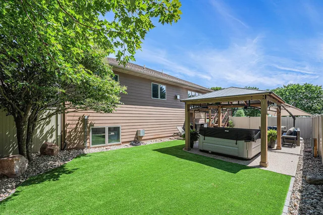 $549,900 | 721 Britz Drive, Luverne, MN 56156