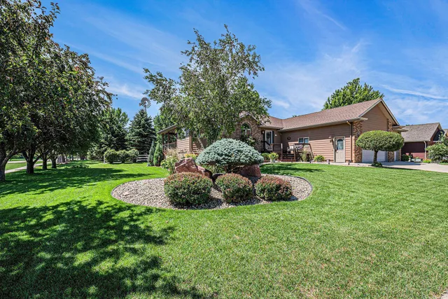 $549,900 | 721 Britz Drive, Luverne, MN 56156