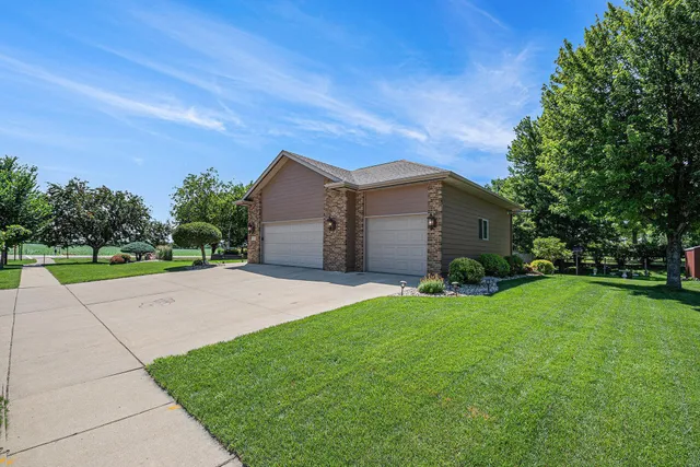 $549,900 | 721 Britz Drive, Luverne, MN 56156
