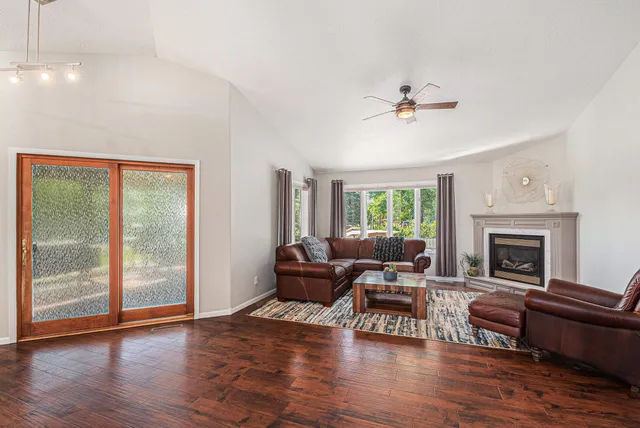 $549,900 | 721 Britz Drive, Luverne, MN 56156