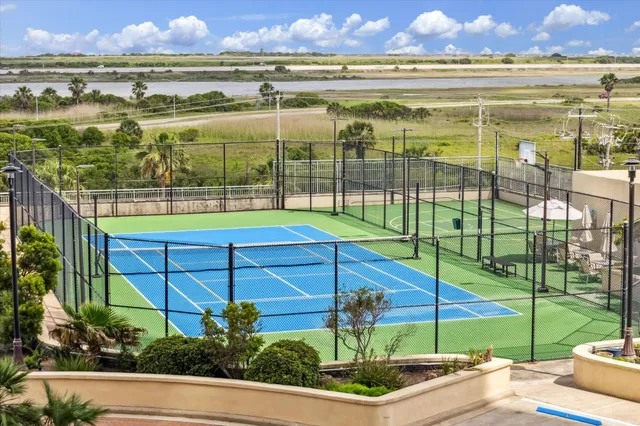 $950,000 | 801 East Beach Drive, Unit TW0904, Galveston, TX 77550