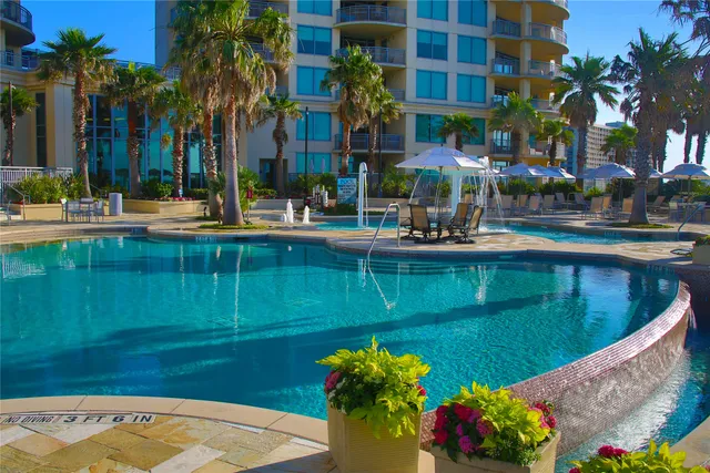 $950,000 | 801 East Beach Drive, Unit TW0904, Galveston, TX 77550