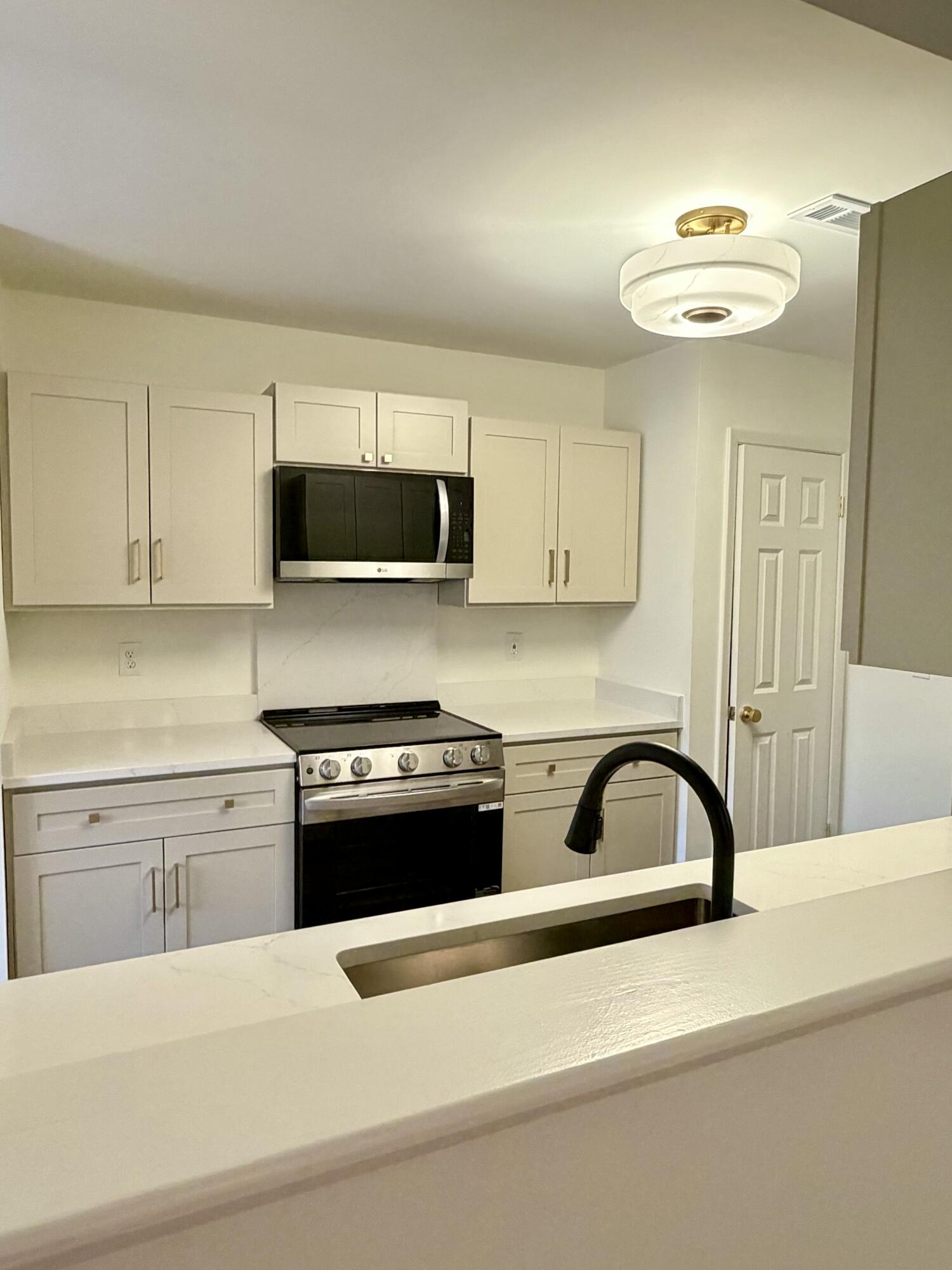 87 Ashley Hall Plantation Road, Unit 5 Charleston, SC 29407 - Photo 5 of 21 28CFF595-DAF4-4848-AFFA-568A52C38458_1_2