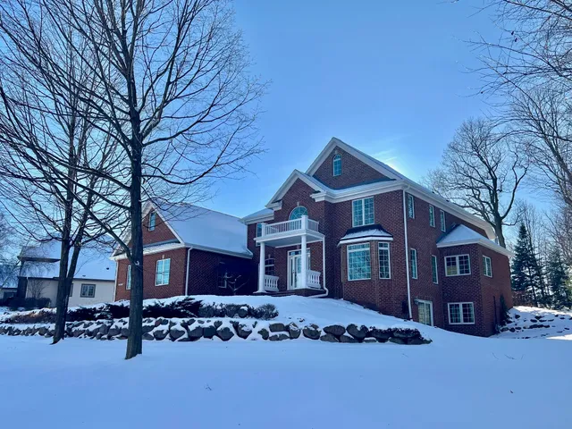 $1,345,000 | S76W25745 Prairieside Drive, Waukesha, WI 53189