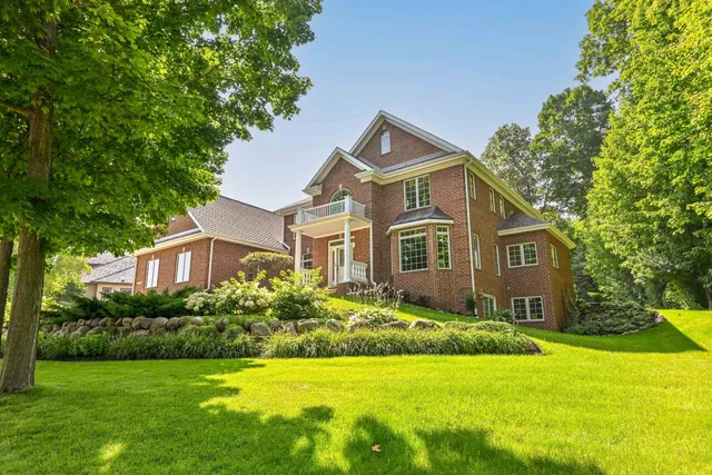 $1,345,000 | S76W25745 Prairieside Drive, Waukesha, WI 53189