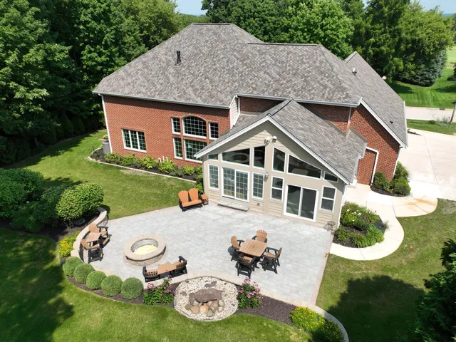 $1,345,000 | S76W25745 Prairieside Drive, Waukesha, WI 53189