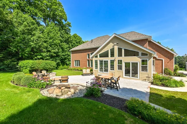 $1,345,000 | S76W25745 Prairieside Drive, Waukesha, WI 53189