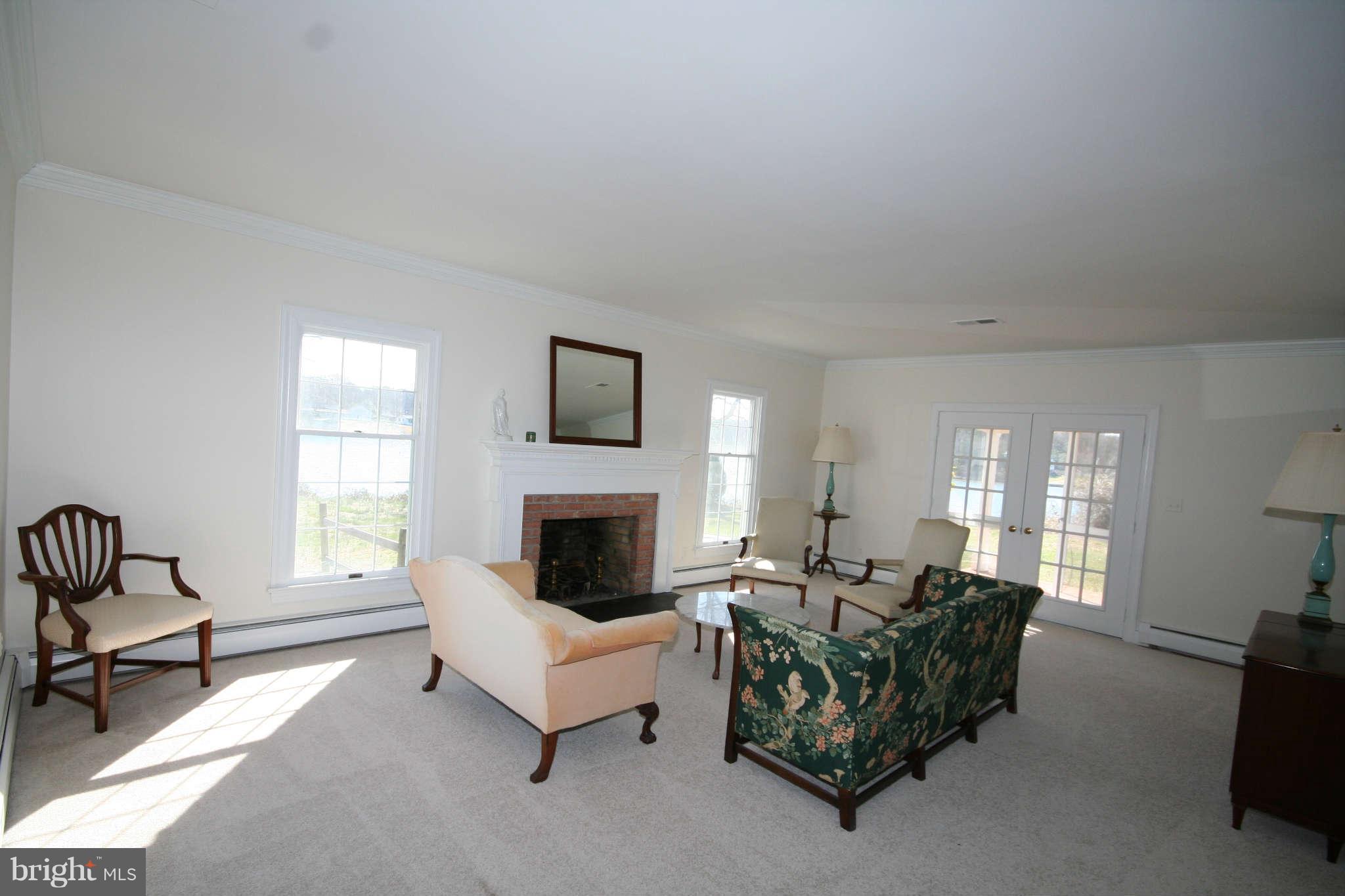 13648 Store Road Lusby, MD 20657 - Photo 10 of 23 Living Room