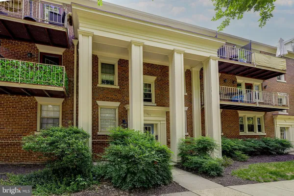 $2,300 | 1403 East Abingdon Drive, Unit 2, Alexandria, VA 22314