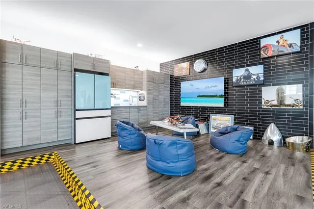 $8,890,000 | 6677 Hunters Road, Naples, FL 34109