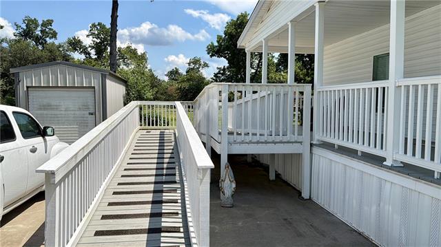 402 Maple Colfax, LA 71417 - Photo 3 of 27
