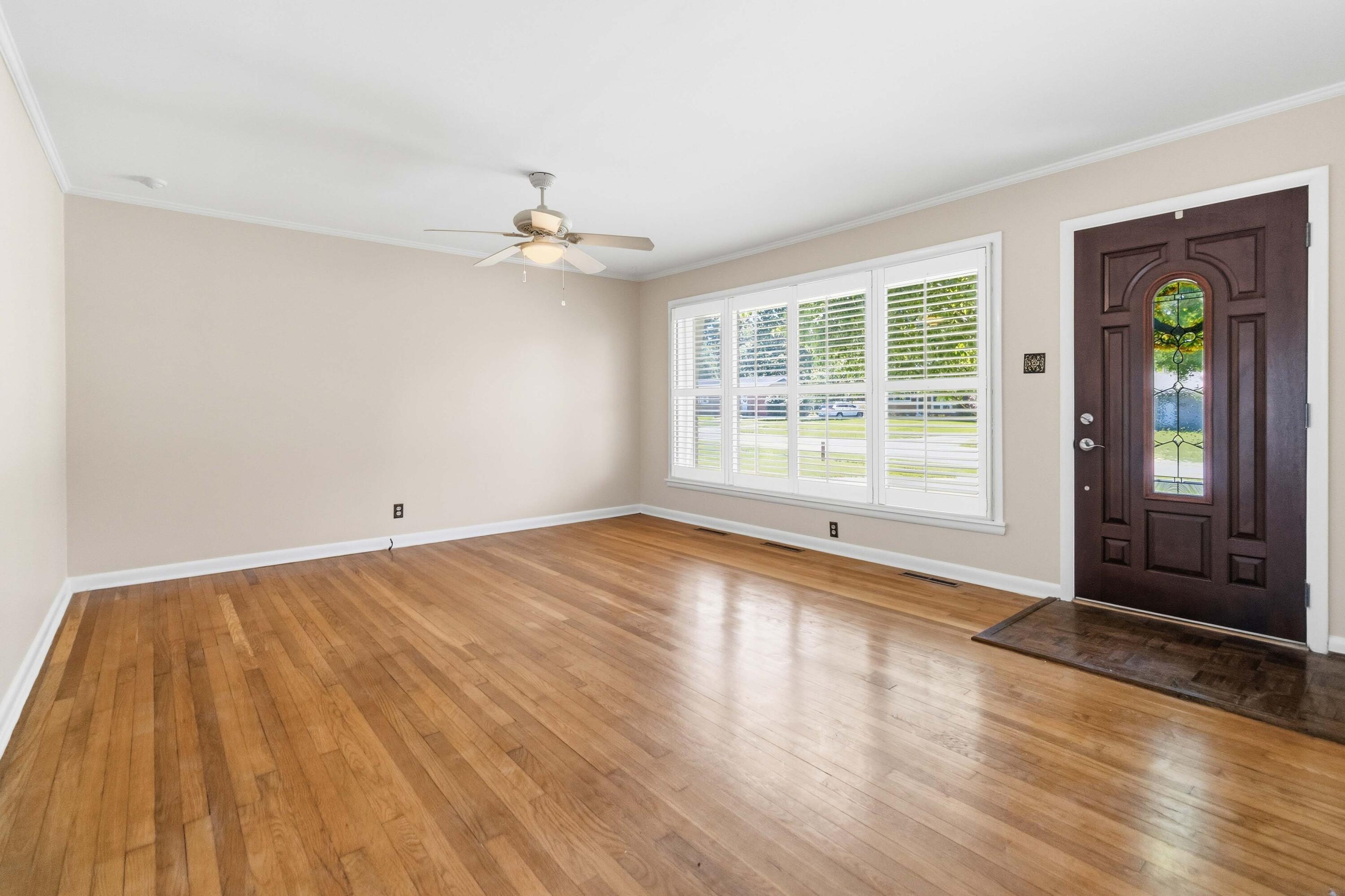 577 Seattle Drive Lexington, KY 40503 - Photo 6 of 31 Living Room
