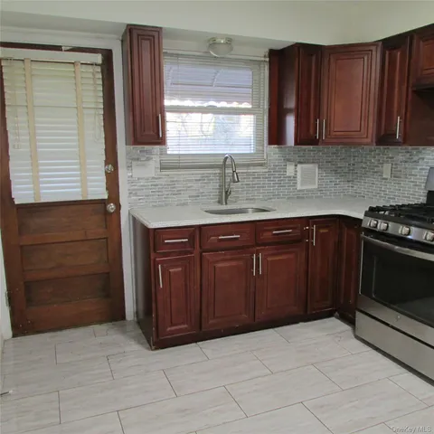 $2,700 | 1330 Herald Avenue, Unit 1, Elmont, NY 11003