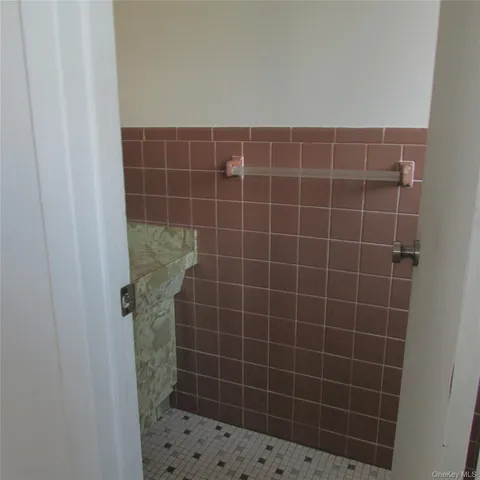 $2,700 | 1330 Herald Avenue, Unit 1, Elmont, NY 11003