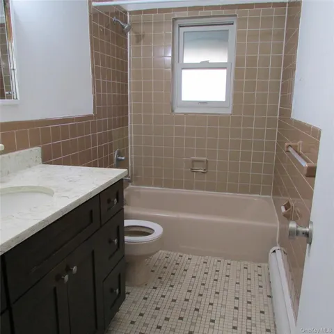 $2,700 | 1330 Herald Avenue, Unit 1, Elmont, NY 11003