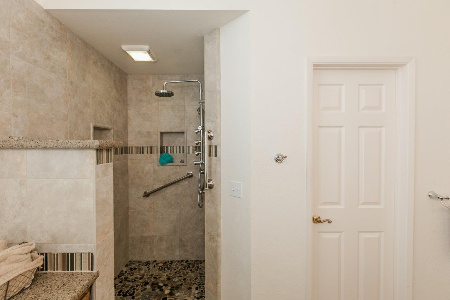 18570 Ranchito Del Rio Drive Salinas, CA 93908 - Photo 27 of 47 Gallery Image 27