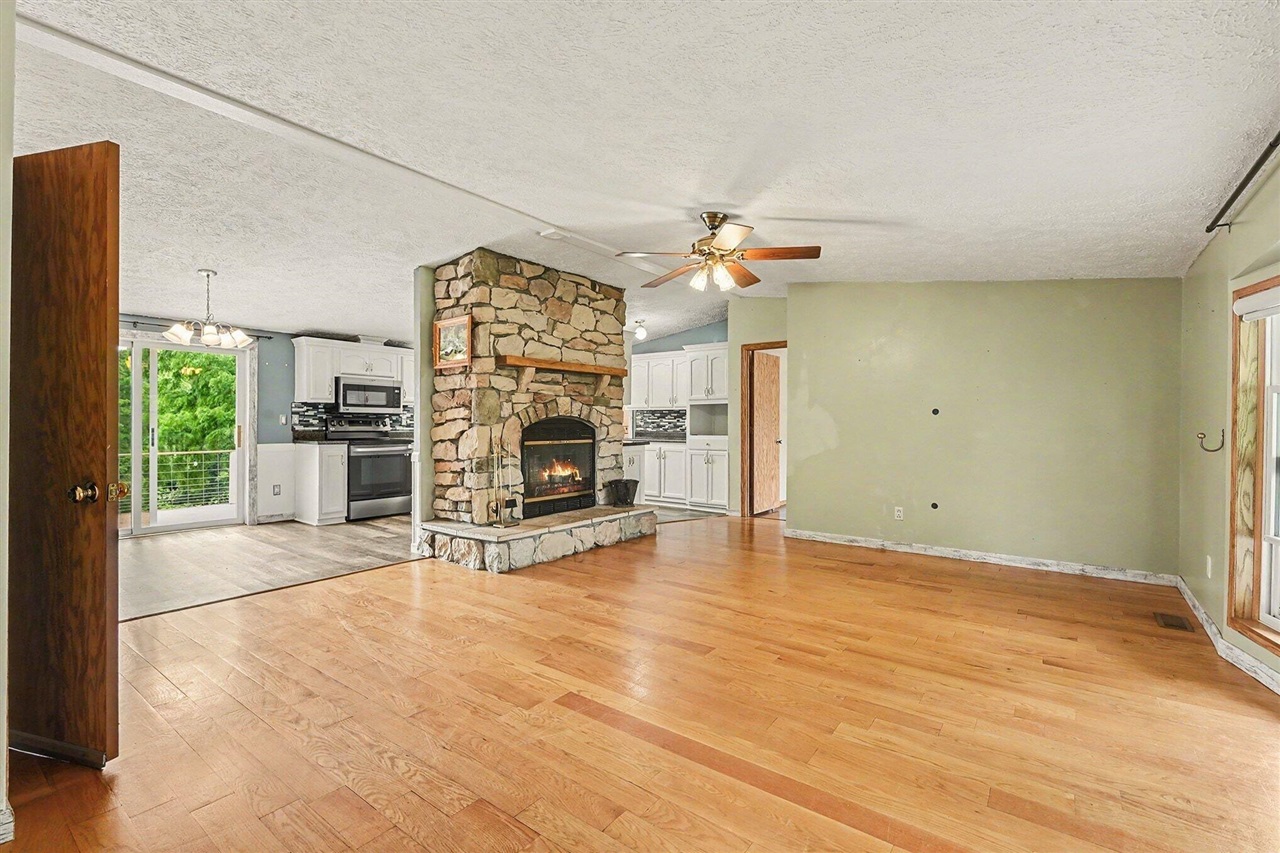 13191 Harder Road Three Rivers, MI 49093 - Photo 5 of 34 Gallery Image 5