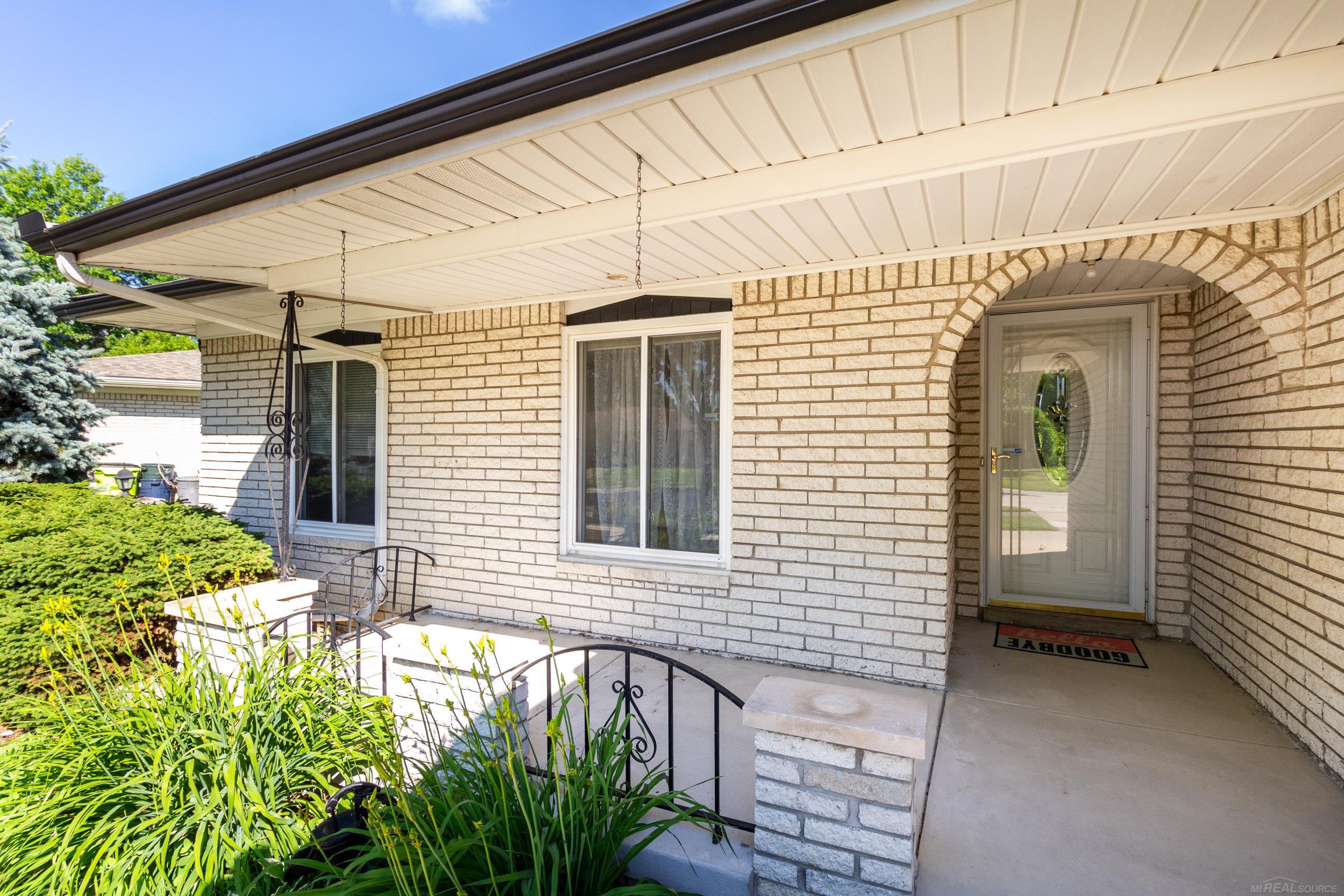 3685 Brandi Drive Sterling Heights, MI 48310 - Photo 4 of 44 50147805-942B89F6-6CE3-4034-A615-FF665101BD57.JPG