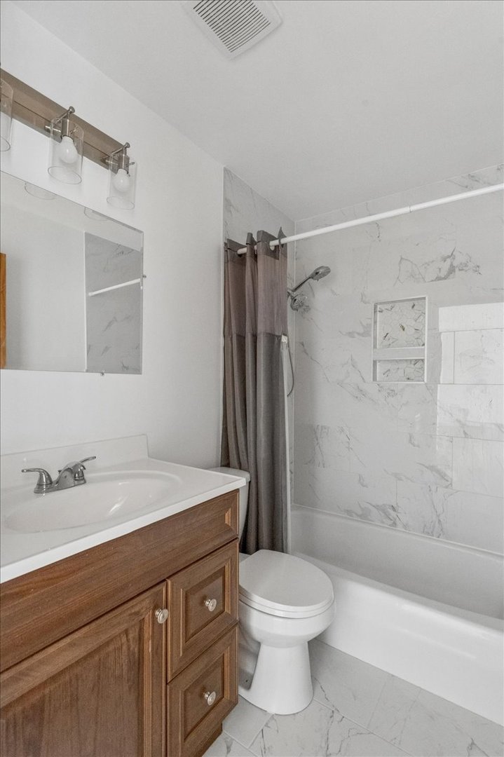 8232 Niles Center Road, Unit 214 Skokie, IL 60077 - Photo 16 of 20
