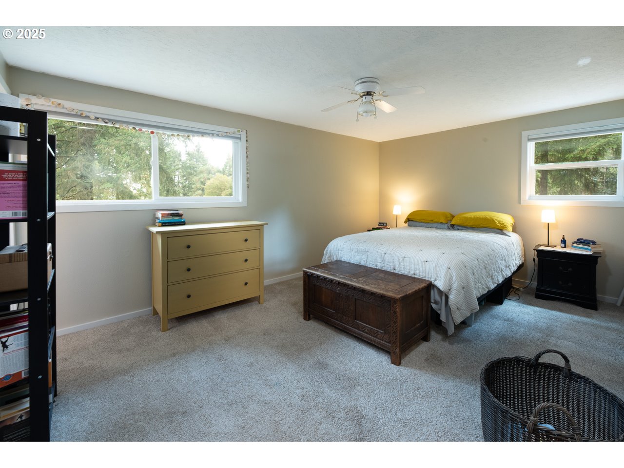 3503 Northwest Valley View Drive Albany, OR 97321 - Photo 34 of 43 a spacious bedroom with a bed and window
