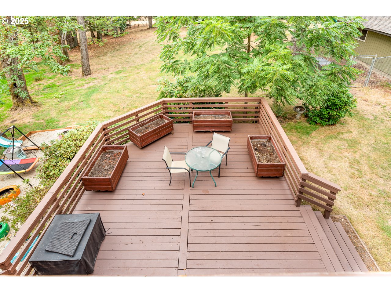 3503 Northwest Valley View Drive Albany, OR 97321 - Photo 4 of 43 a balcony with wooden floor