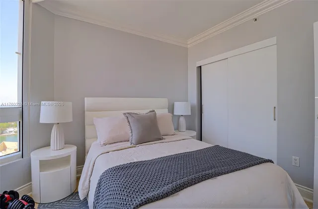 $13,000 | 6365 Collins Avenue, Unit 1903, Miami Beach, FL 33141