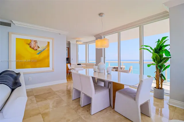 $13,000 | 6365 Collins Avenue, Unit 1903, Miami Beach, FL 33141