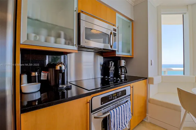 $13,000 | 6365 Collins Avenue, Unit 1903, Miami Beach, FL 33141