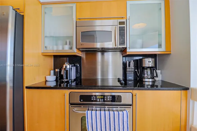 $13,000 | 6365 Collins Avenue, Unit 1903, Miami Beach, FL 33141