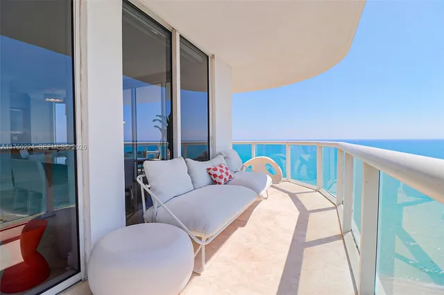 $10,000 | 6365 Collins Avenue, Unit 1903, Miami Beach, FL 33141