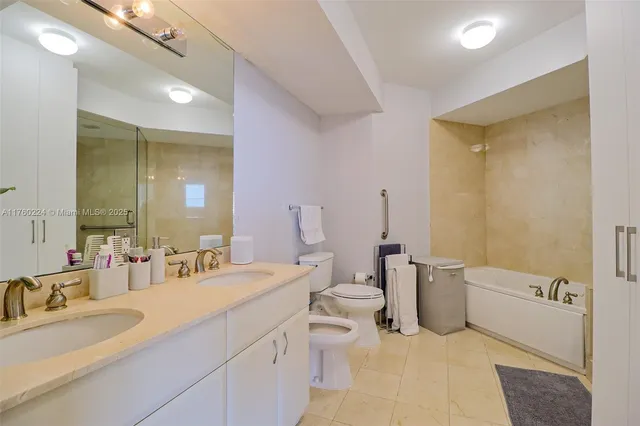 $13,000 | 6365 Collins Avenue, Unit 1903, Miami Beach, FL 33141