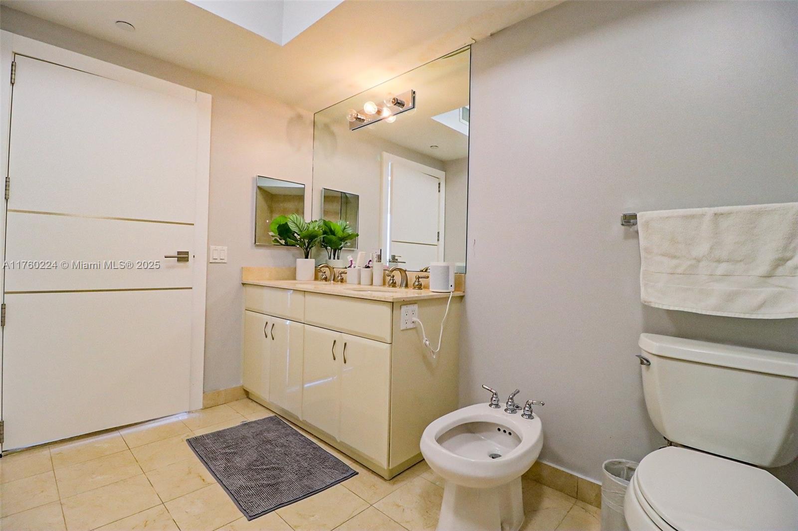 6365 Collins Avenue, Unit 1903 Miami Beach, FL 33141 - Photo 62 of 88