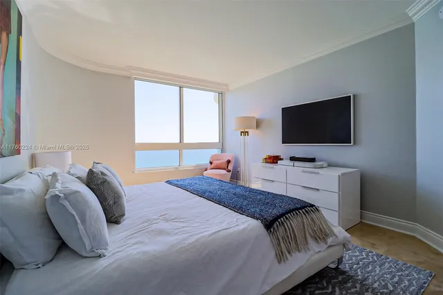 $13,000 | 6365 Collins Avenue, Unit 1903, Miami Beach, FL 33141