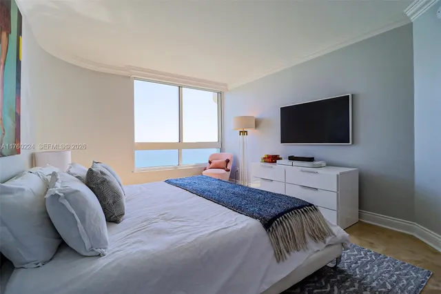 $10,000 | 6365 Collins Avenue, Unit 1903, Miami Beach, FL 33141