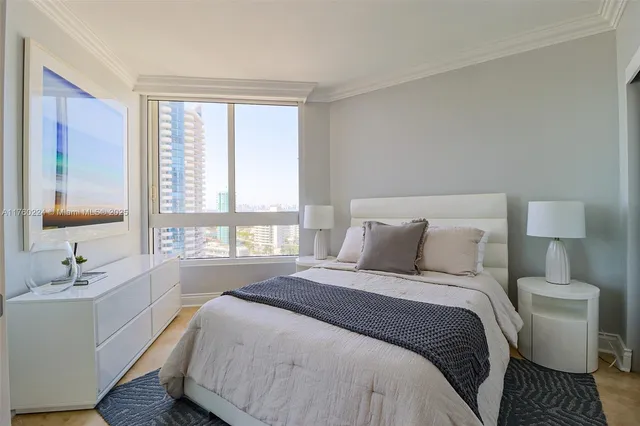 $13,000 | 6365 Collins Avenue, Unit 1903, Miami Beach, FL 33141