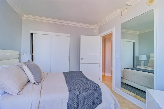 $13,000 | 6365 Collins Avenue, Unit 1903, Miami Beach, FL 33141