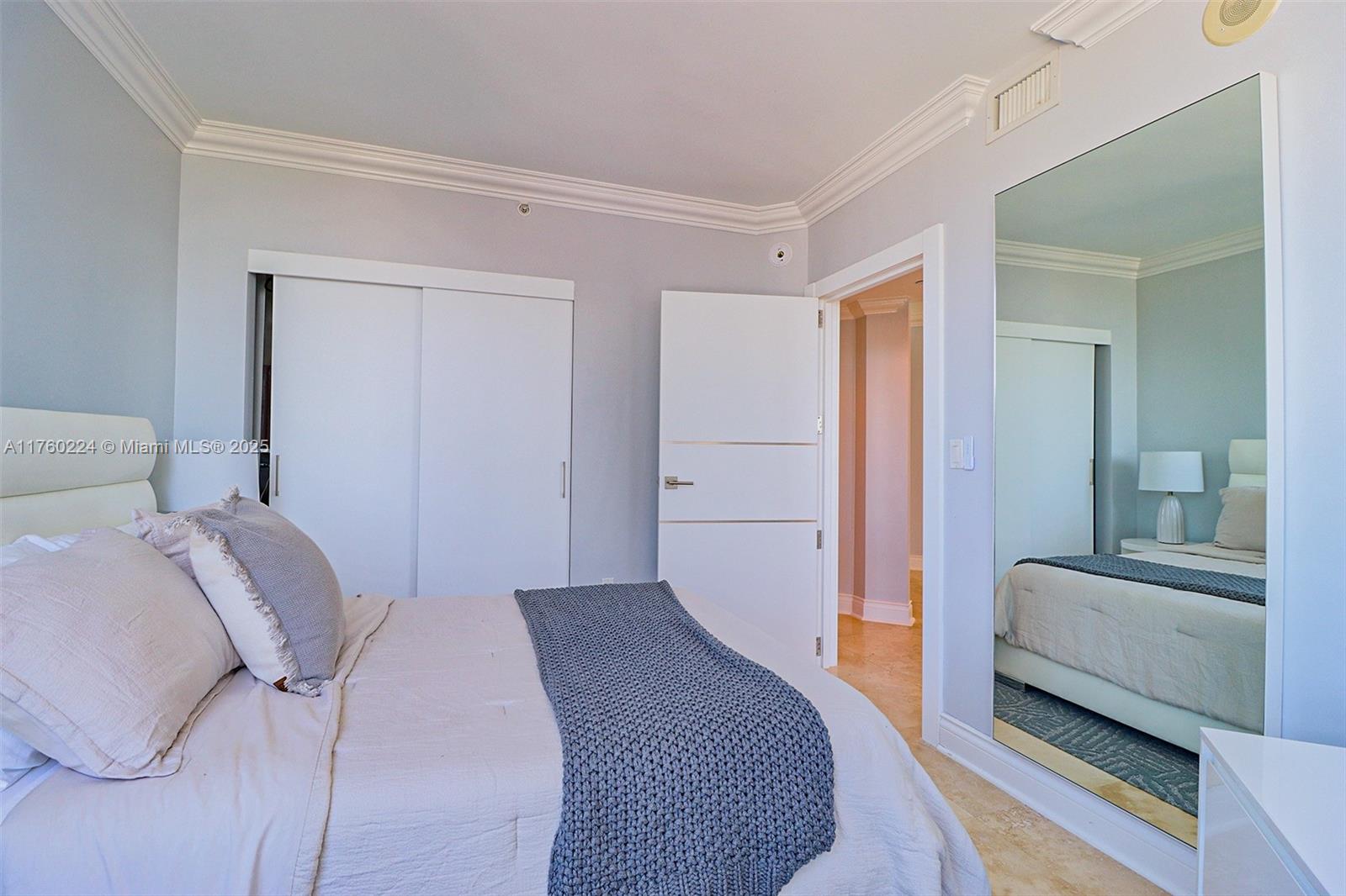 6365 Collins Avenue, Unit 1903 Miami Beach, FL 33141 - Photo 10 of 88