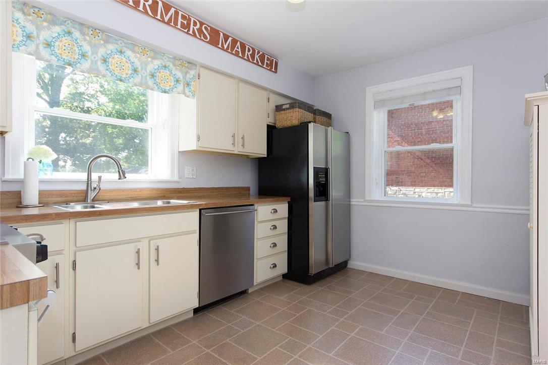 8060 Audrain Drive St. Louis, MO 63121 - Photo 11 of 29