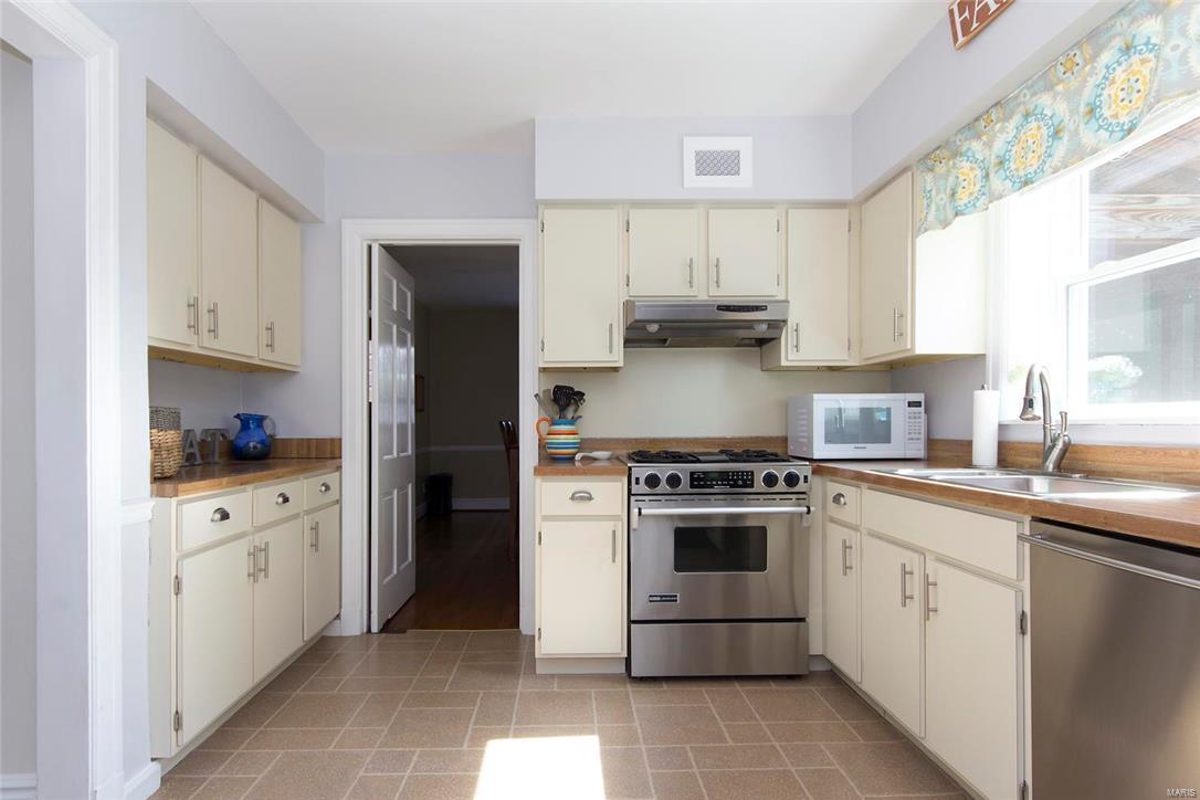 8060 Audrain Drive St. Louis, MO 63121 - Photo 13 of 29