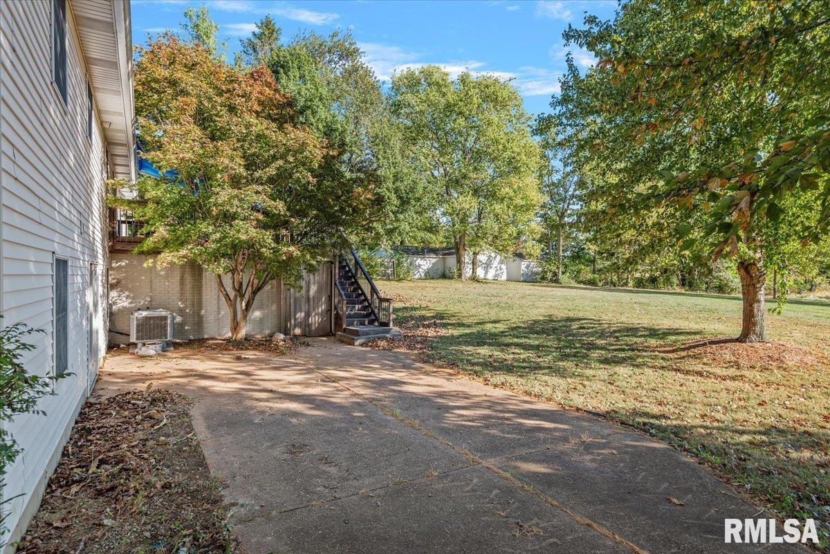 800 South Walnut Street Rochester, IL 62563 - Photo 4 of 11