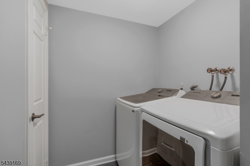 11 Hampton Court Bernards, NJ 07920 - Photo 8 of 30