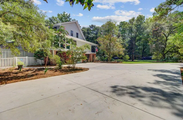 $1,150,000 | 123 Pelzer Drive, Summerville, SC 29485