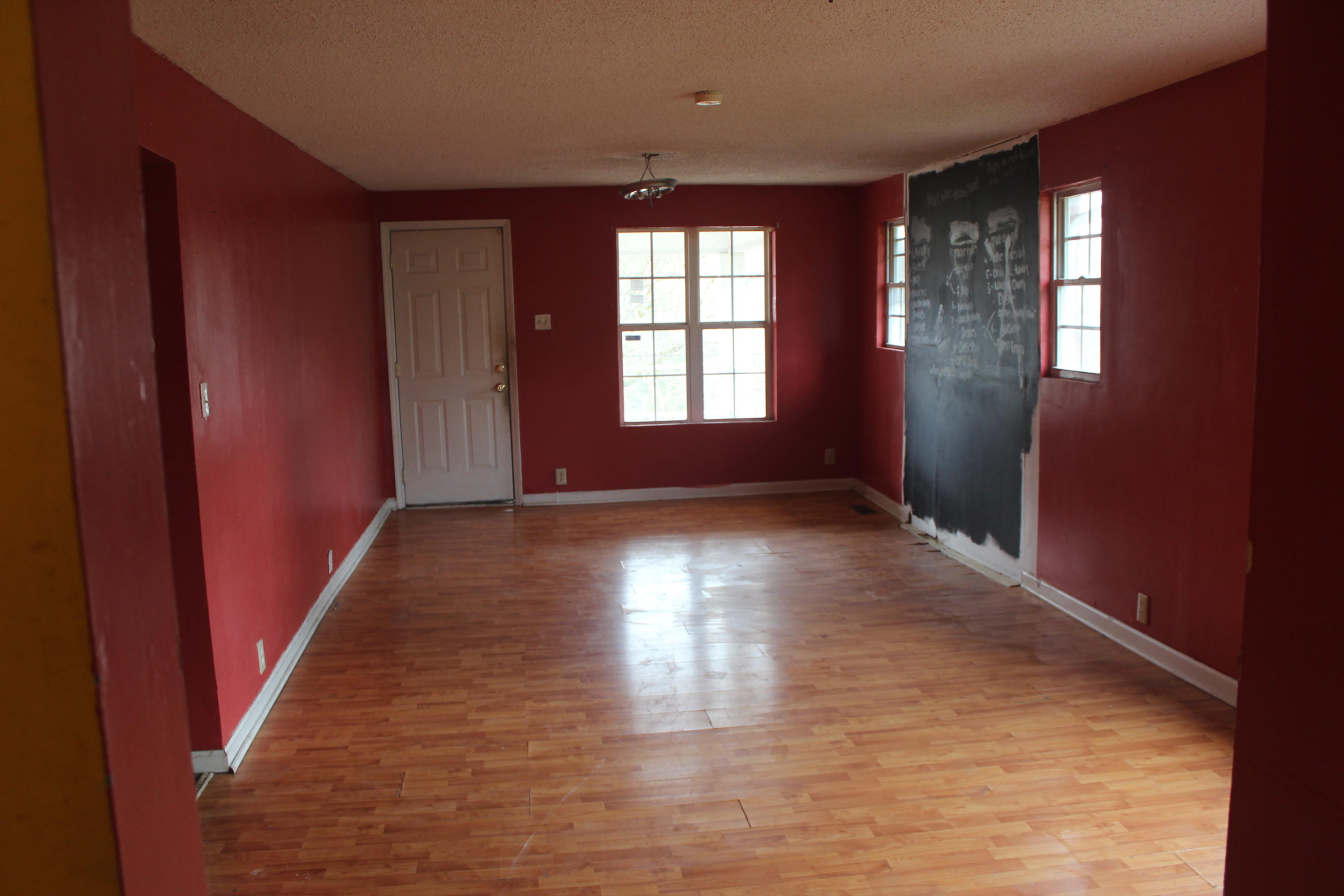 1500 Loop Road La Follette, TN 37766 - Photo 14 of 27 Living Room