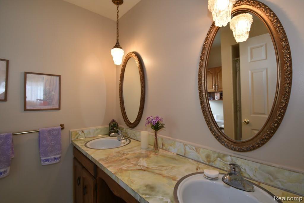 2284 West Avon Road Rochester Hills, MI 48309 - Photo 43 of 53