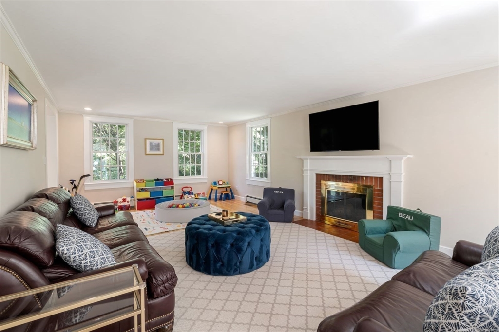 8 Colonial Road Dover, MA 02030 - Photo 13 of 40 Gallery Image 13